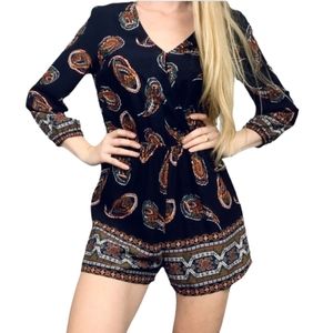 BLU PEPPER navy blue paisley shorts romper. Medium